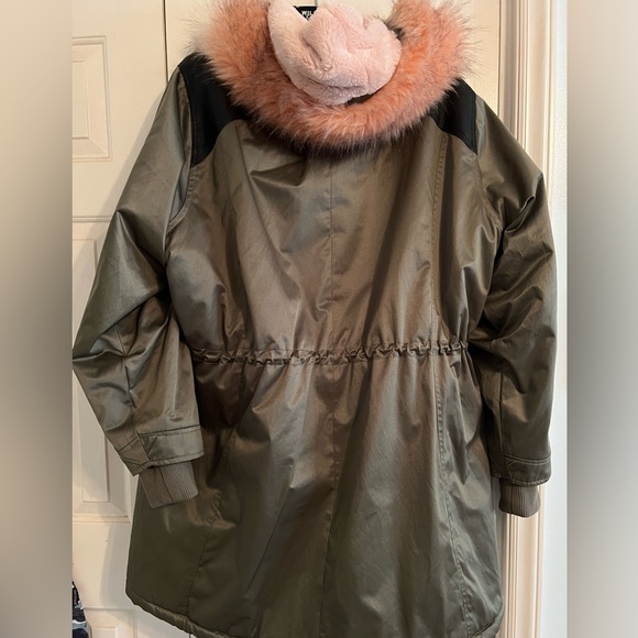 Torrid Green/ Peach Adirondack Size 5 Heavy Duty Winter Coat. Like new. - Picture 2 of 12